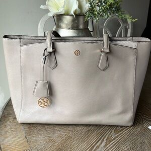 Tory Burch Robinson Tote Euc